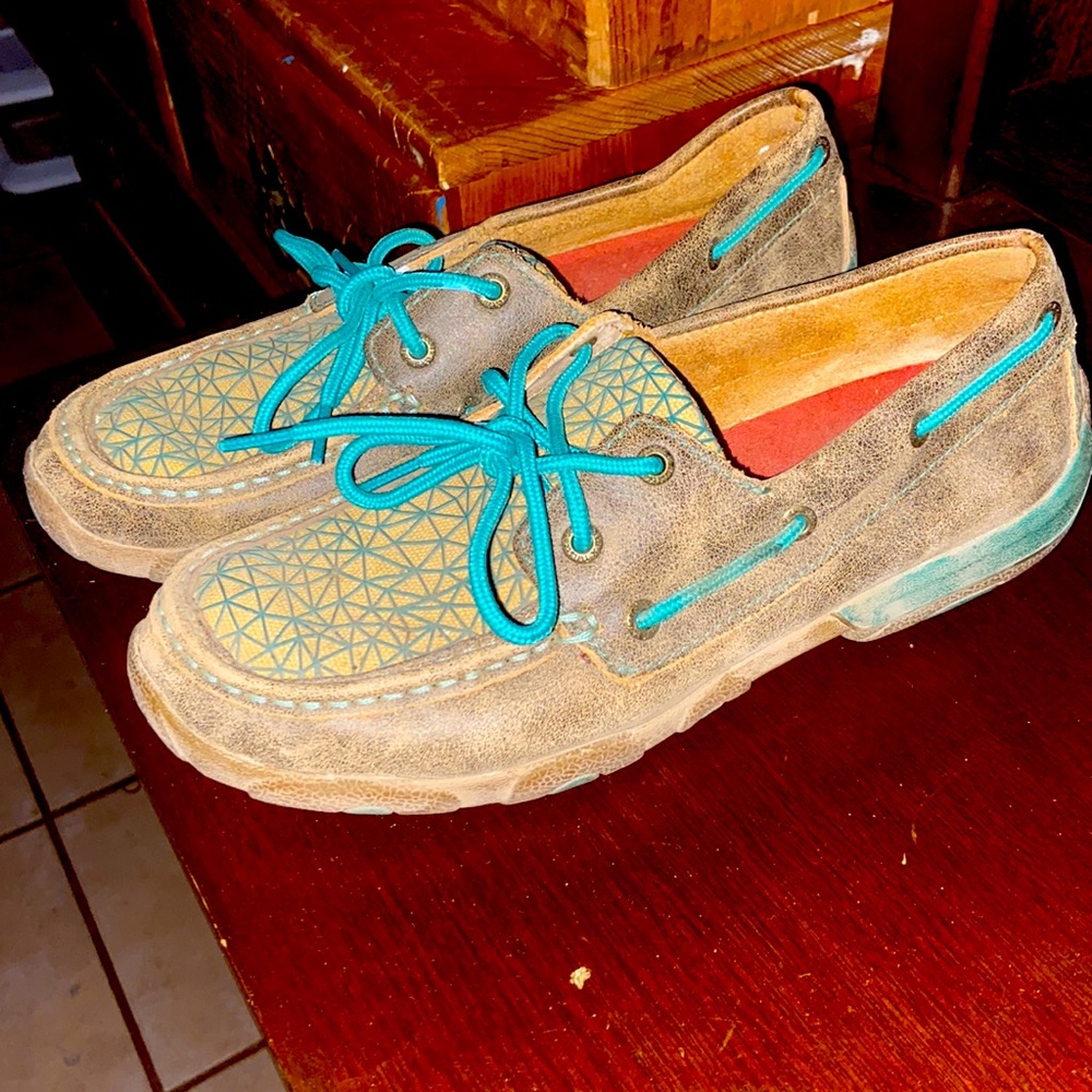 Twisted x mocs